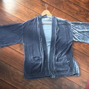 Soft surroundings medium grey sz S kimono.